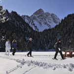 Snowshoeing - "Chapels and shrines"