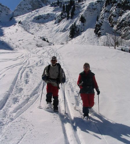 Guided snowshoes hiking all levels